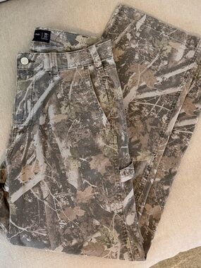 Abercrombie and Fitch Men's Camouflage Cargo Pants - Taupe/Olive